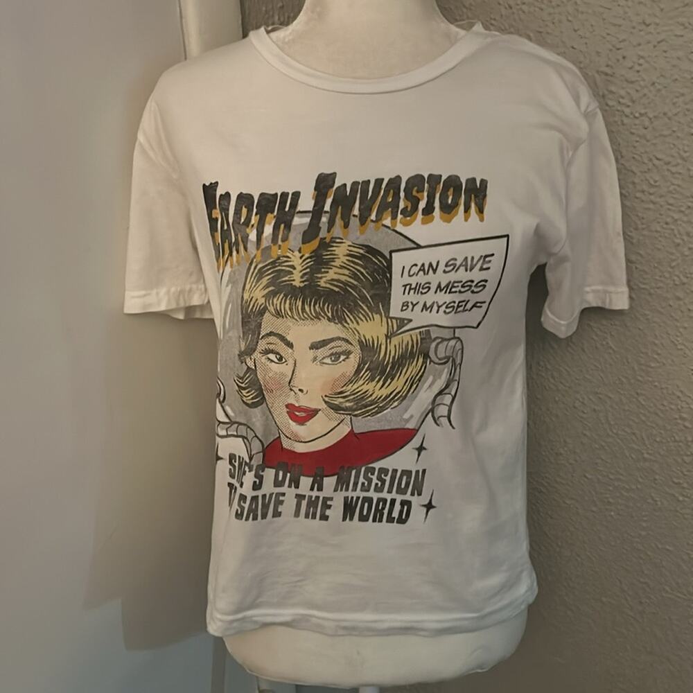 Zara Trafaluc Earth Invasion Short Sleeve Graphic Tee S NEW Sustainable Boho